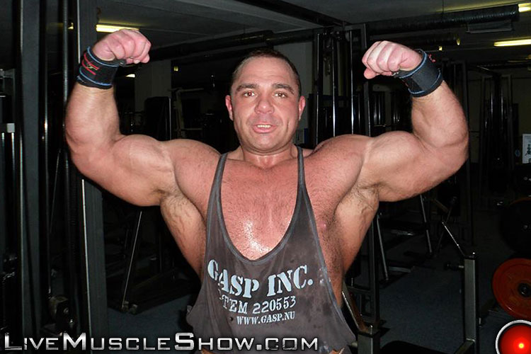 File:Andrew Strong at LiveMuscleShow 03.jpg