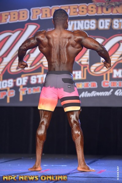 File:Louis-Dominique Corbeil at 2019 IFBB Wings of Strength Chicago Pro 07.jpg