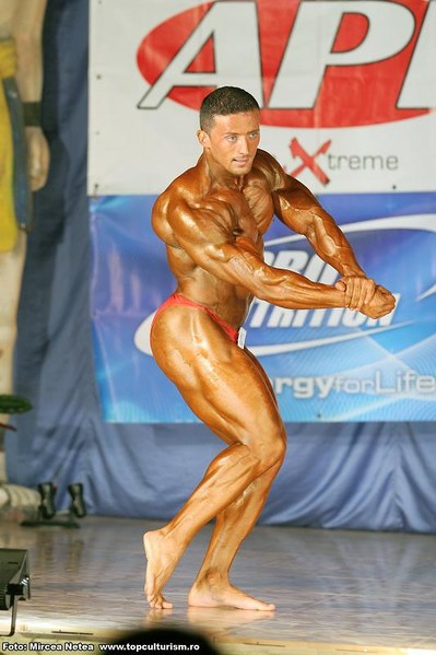 File:Daniel Chivu at 2006 Romanian National Bodybuilding Championships 05.jpg