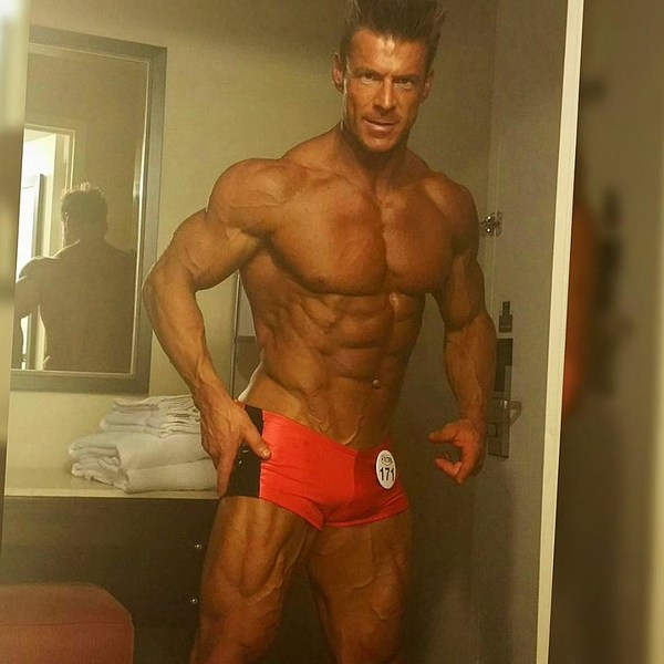 File:Alex Witthoeft at 2015 WBFF Tampa Show.jpg