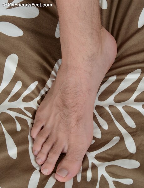 File:Alex Mecum's Hot Bare Feet MyFriendsFeet 2017 52.jpg