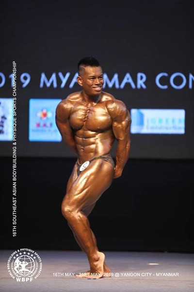 File:Wuttichai Kongsuk at WBPF Southeast Asian Bodybuilding and Physique Sports Championships 2019.jpg