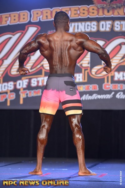File:Louis-Dominique Corbeil at 2019 IFBB Wings of Strength Chicago Pro 08.jpg
